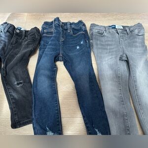 Bundle of jeans 2t- 3t (carters , Walmart , target or old navy brands)